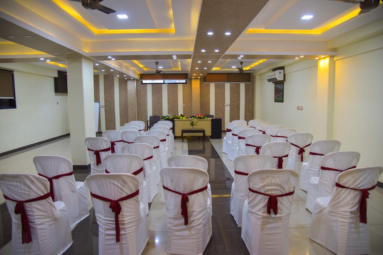 Hotel Tulsi Residency Bhuj Exterior photo